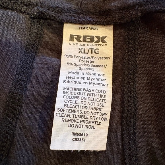 RBX Hocus Pocus “Legends Never Die” Graphic Tee women’s XL - Picture 9 of 9